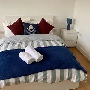 291 Barking Road Apartment