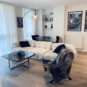 Stunning 1 Bed Luxury Apartment